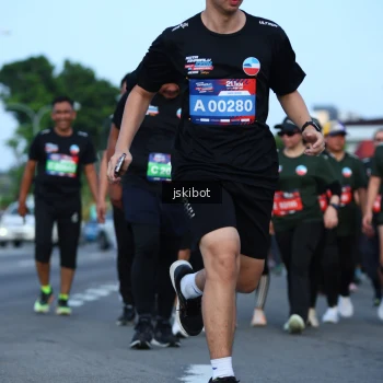 Runner Photo 3695233