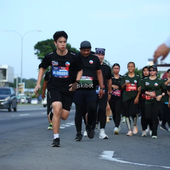 Runner Photo 3695257