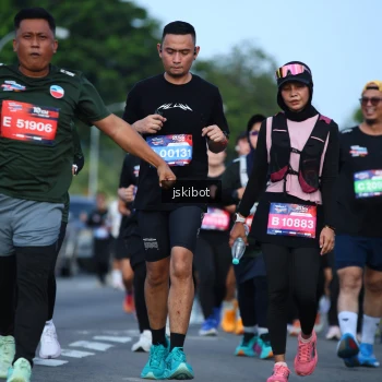 Runner Photo 3695665