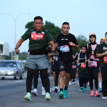 Runner Photo 3695673