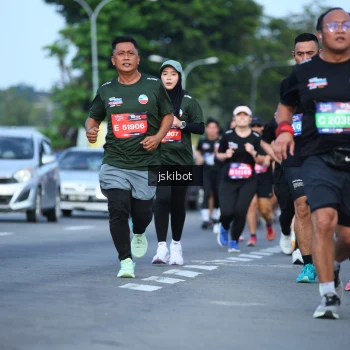 Runner Photo 3695681