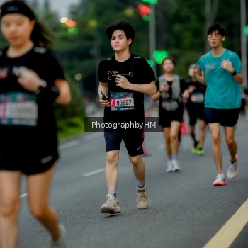 Runner Photo 3695741