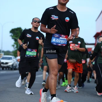Runner Photo 3695877