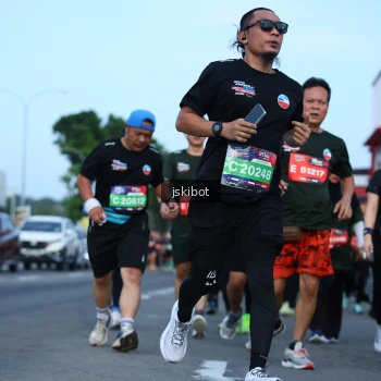 Runner Photo 3695878