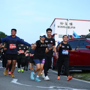 Runner Photo 3696024