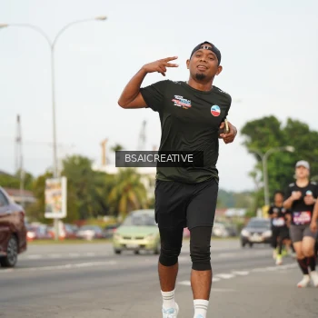 Runner Photo 3696026