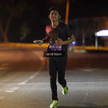 Runner Photo 3696034
