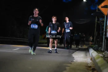 Runner Photo 3696059