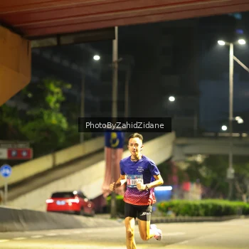 Runner Photo 3696072