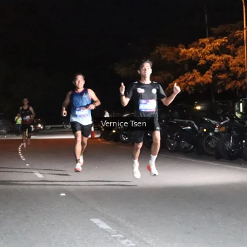 Runner Photo 3696074