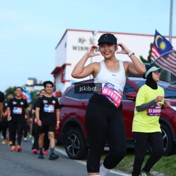 Runner Photo 3696075