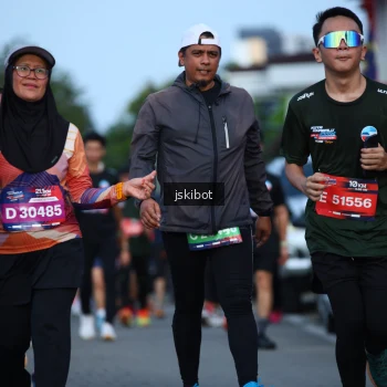 Runner Photo 3696146