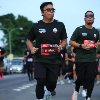 Runner Photo 3696155