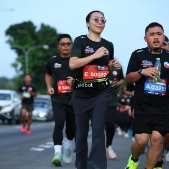 Runner Photo 3696168