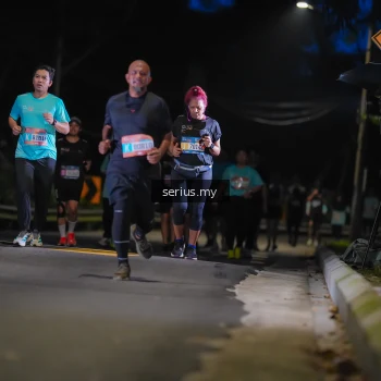 Runner Photo 3696215