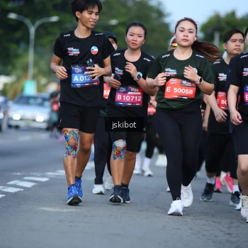 Runner Photo 3696245
