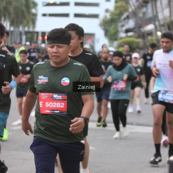 Runner Photo 3696251