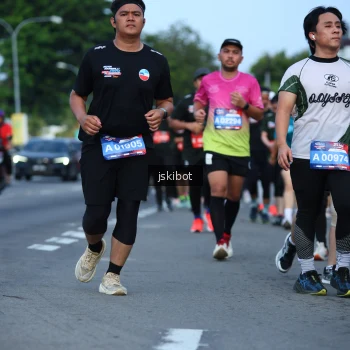 Runner Photo 3696372