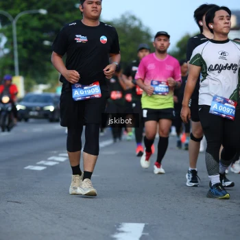 Runner Photo 3696381