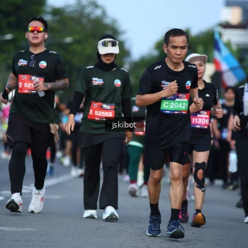 Runner Photo 3696516