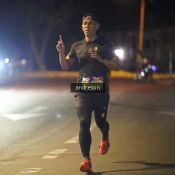 Runner Photo 3696531