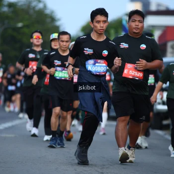 Runner Photo 3696535