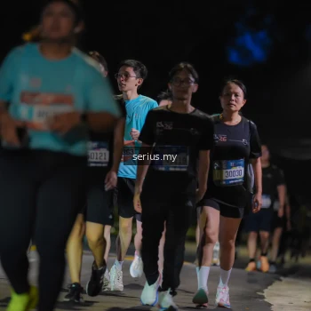 Runner Photo 3696599