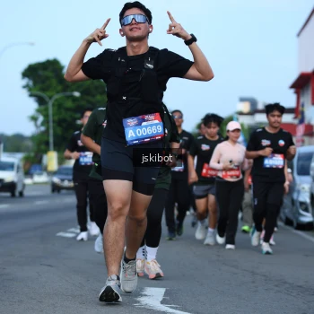Runner Photo 3696609