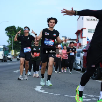 Runner Photo 3696611