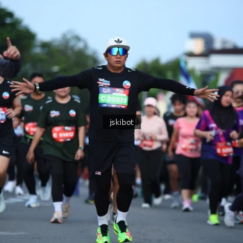 Runner Photo 3696635