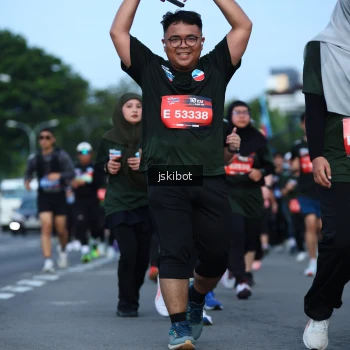 Runner Photo 3696683