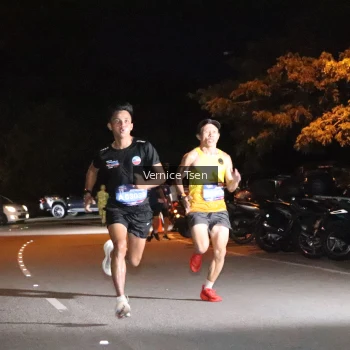 Runner Photo 3696699