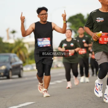 Runner Photo 3696702