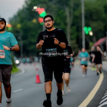 Runner Photo 3696733