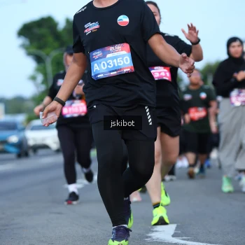 Runner Photo 3696758