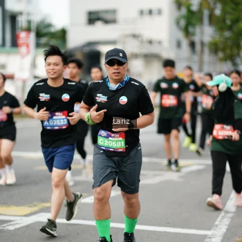 Runner Photo 3696768