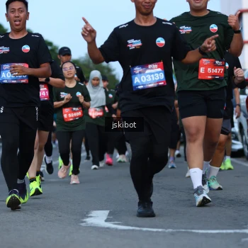 Runner Photo 3696774