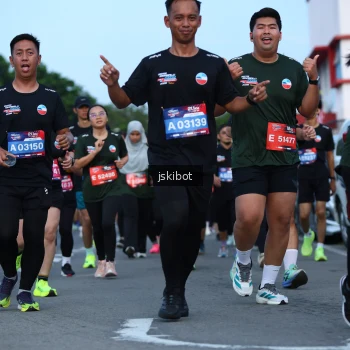 Runner Photo 3696794