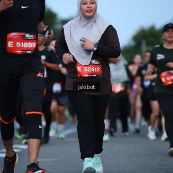 Runner Photo 3696812
