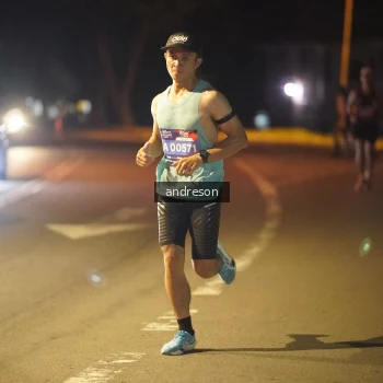 Runner Photo 3696821