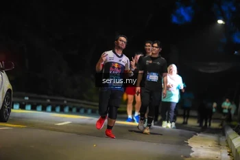 Runner Photo 3696876