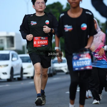 Runner Photo 3696884