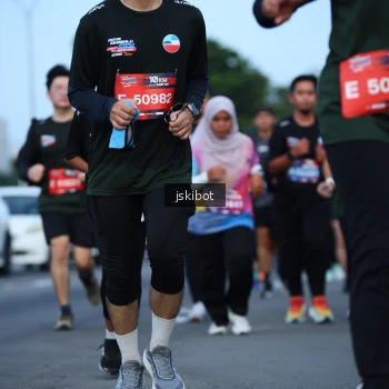 Runner Photo 3696886