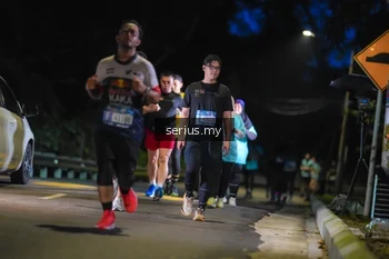 Runner Photo 3696907