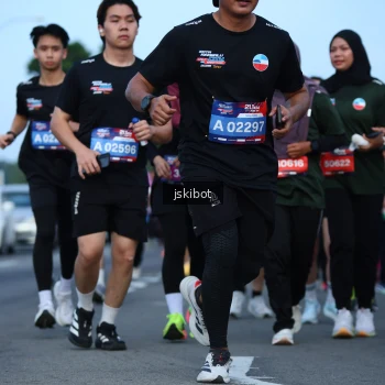 Runner Photo 3696944