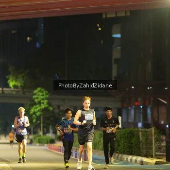 Runner Photo 3697004
