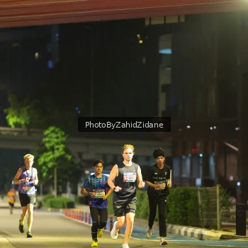 Runner Photo 3697011