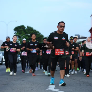 Runner Photo 3697141
