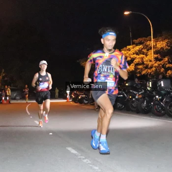 Runner Photo 3697471