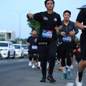 Runner Photo 3697573